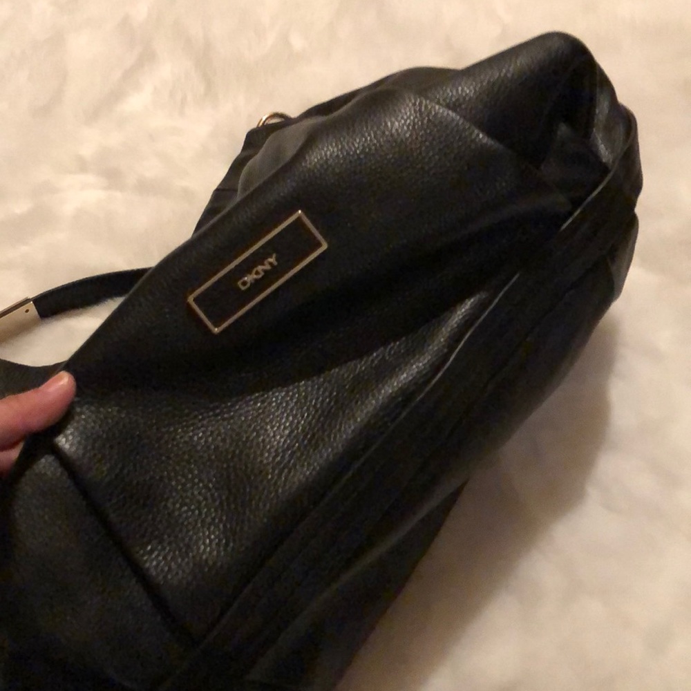 DKNY leather shoulder bag with gold accents - Picture 3 of 8